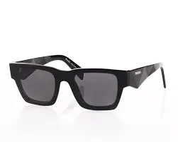 سایت رسمی عینک پرادا