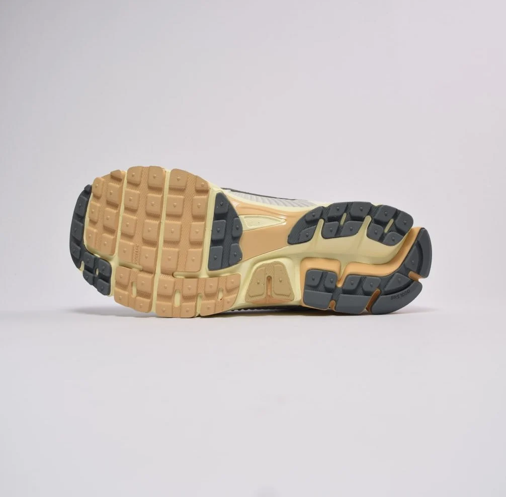 کتونی نایک Nike vomero 5